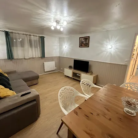 Appartement Dans Petite Residence Tres Calme Drancy Exterior photo